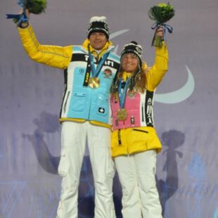 Paralympics Vancouver 2010_Medal Plaza_Thomas Friedrich und Verena Bentele auf dem Siegertreppchen_Copyright dpa Picture Alliance GmbH