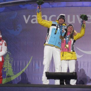 Paralympics Vancouver 2010_Medal Plaza_Verena Bentele und Thomas Friedrich erneut ganz oben auf dem Siegertreppchen_Copyright dpa Picture-Alliance GmbH